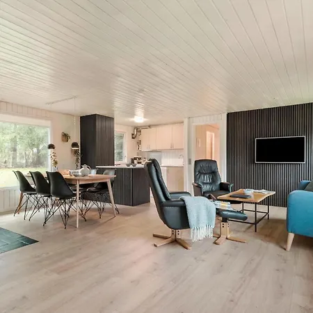 3 Bedroom Cozy In Nyaraló *