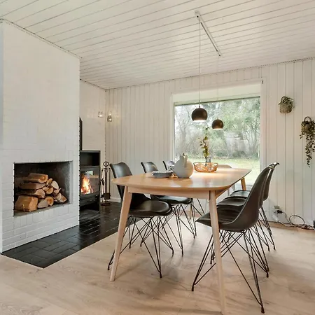 3 Bedroom Cozy In Дом отдыха *
