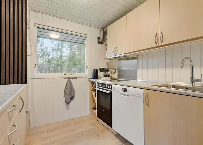 3 Bedroom Cozy In *