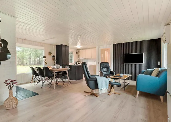 3 Bedroom Cozy In Casa de Férias *