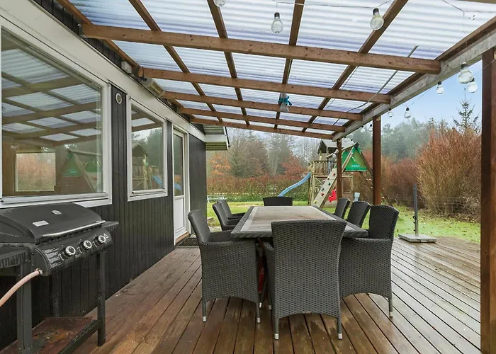 3 Bedroom Cozy In * Glesborg